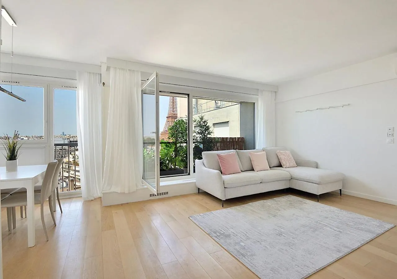 Magical Modern Apartment Eiffel Tower, Paris The Million Dollar View